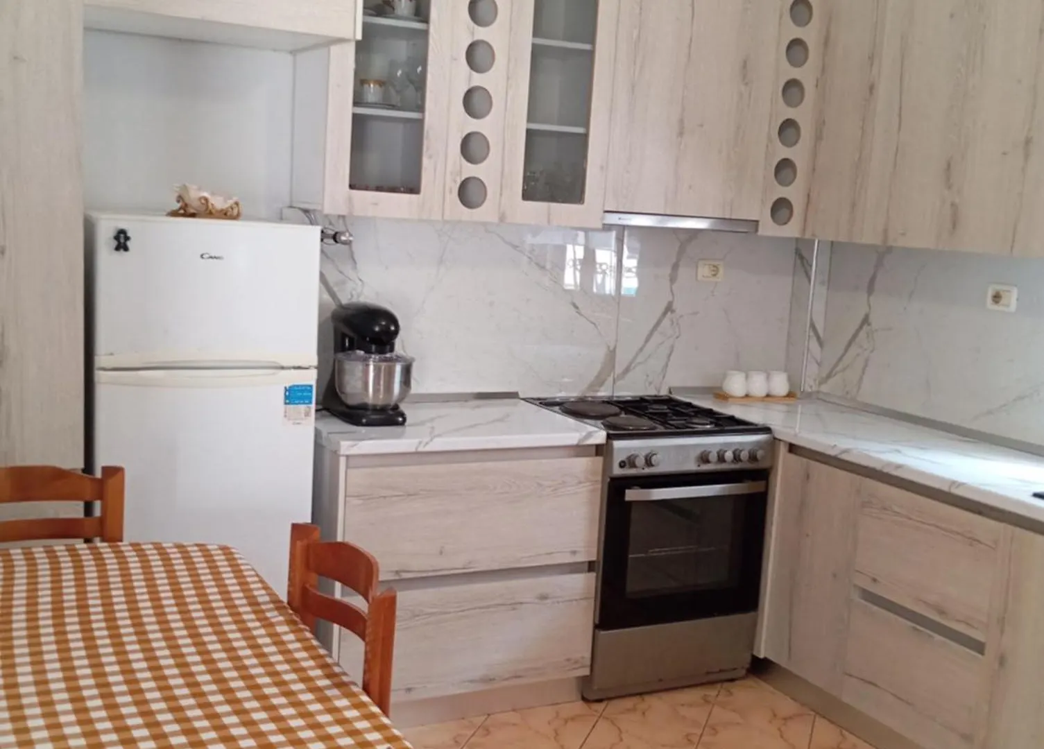 Vila Ares Vlorë