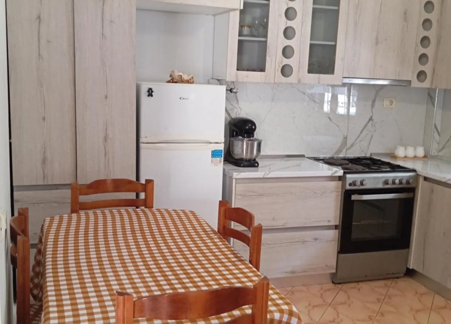 Vila Ares Vlorë 0*,  Albânia